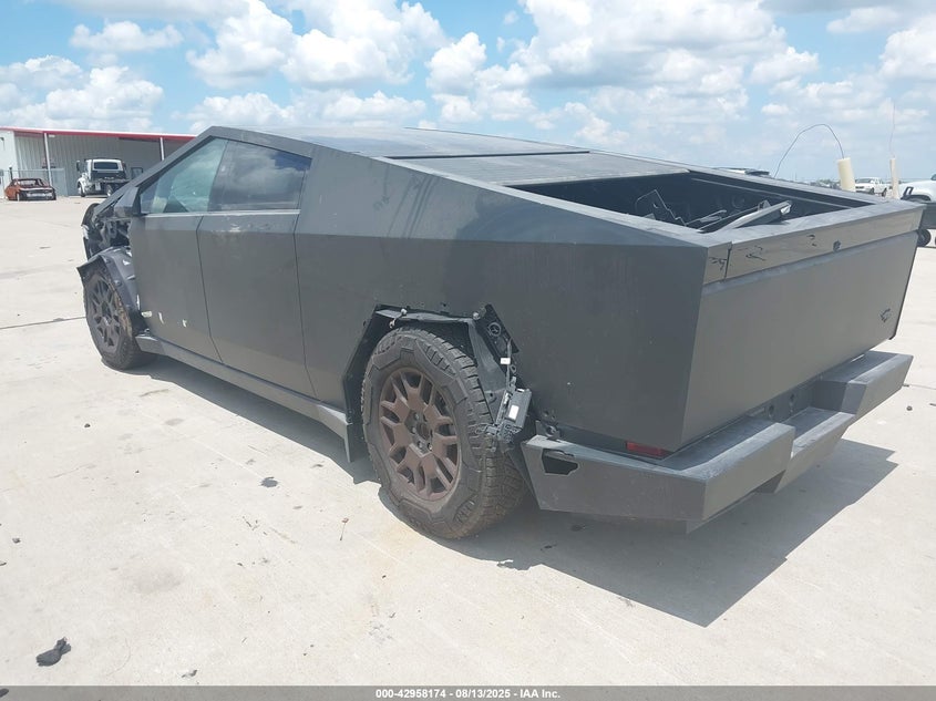 2024 TESLA CYBERTRUCK U   U(VIN: 7G2CEHEE3RA032760