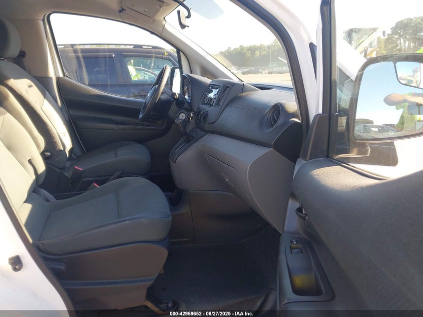 2015 NISSAN NV200 SV 3N6CM0KN1FK713160