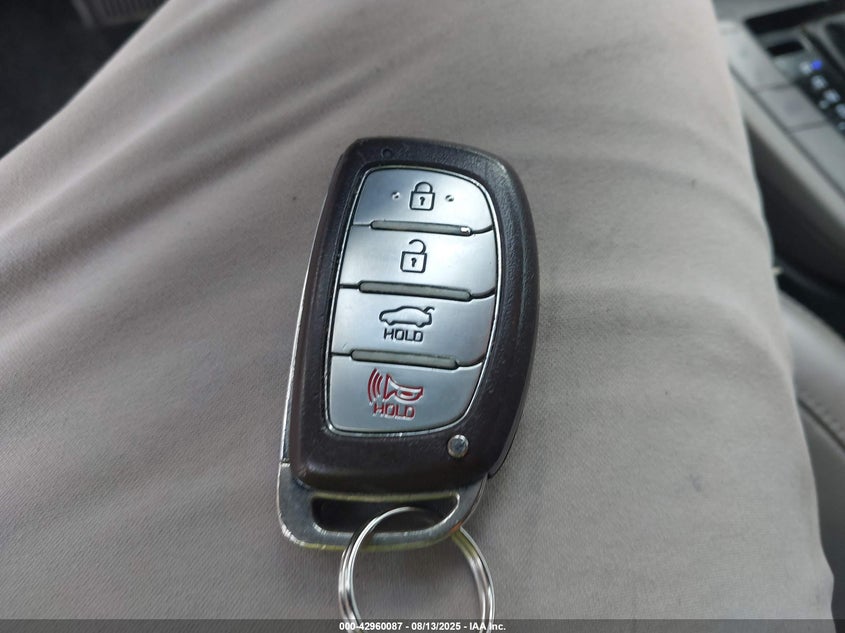 2017 HYUNDAI ELANTRA LIMITED - KMHD84LF1HU263700