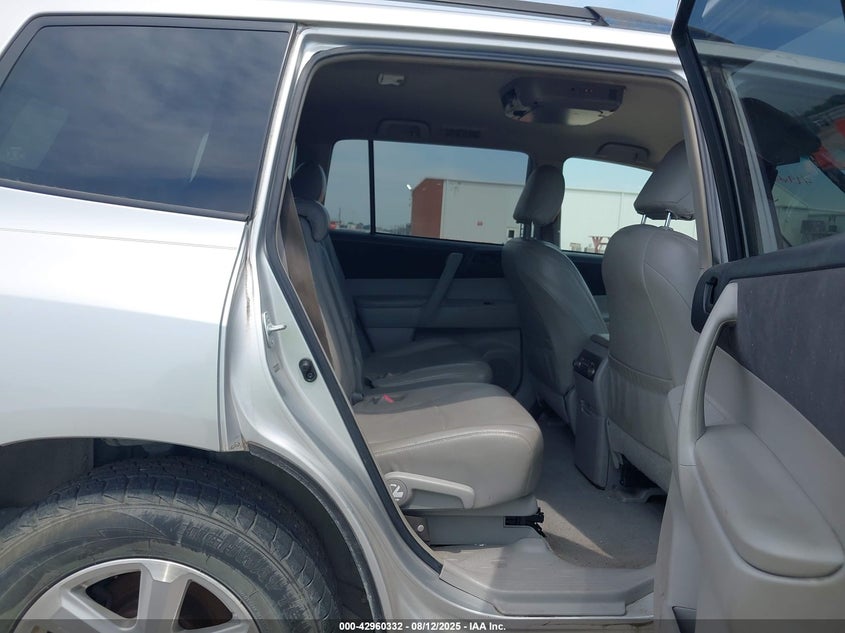 2008 Toyota Highlander VIN: JTEDS41A882049324 Lot: 42960332