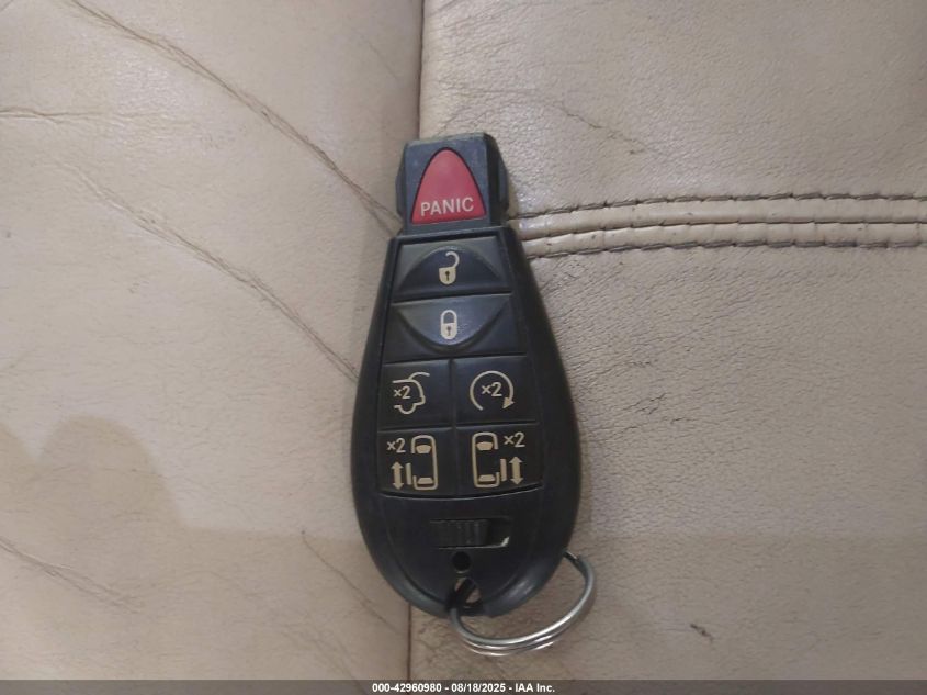 2008 Chrysler Town & Country Limited VIN: 2A8HR64X48R662015 Lot: 42960980