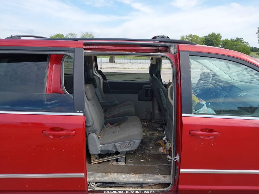 2010 Chrysler Town & Country Touring VIN: 2A4RR5D19AR221398 Lot: 42960984