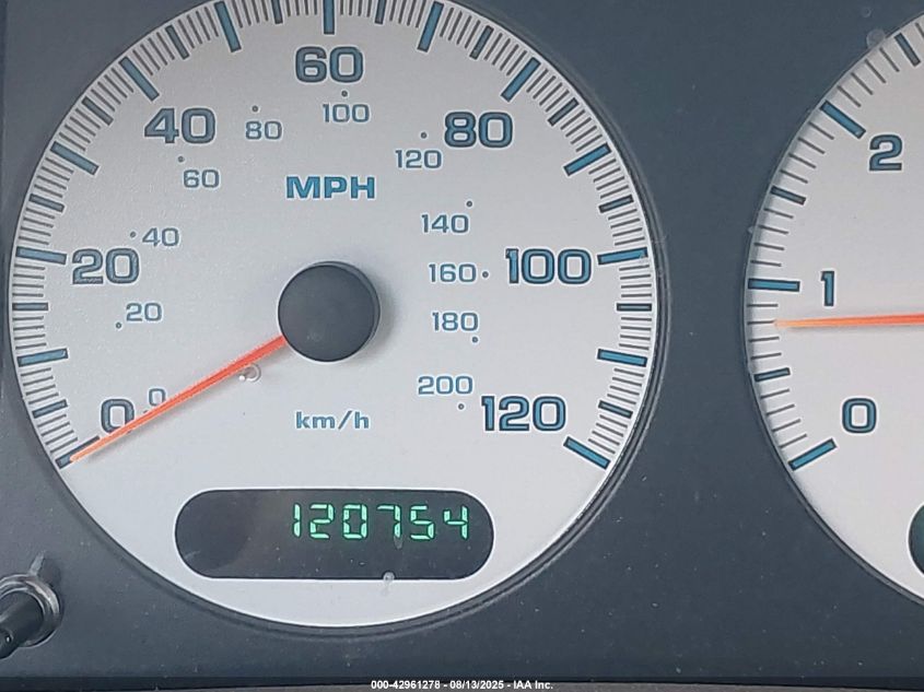 2001 Dodge Grand Caravan Sport VIN: 2B4GP44381R237104 Lot: 42961278