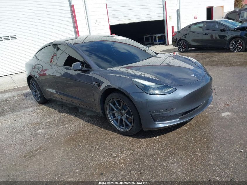 TESLA MODEL 3 REAR-WHEEL DRIVE