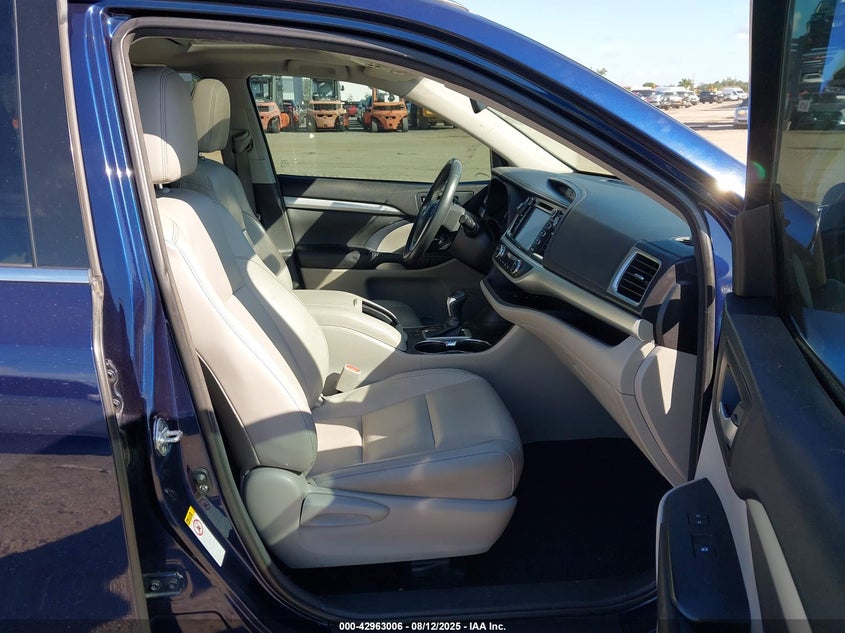 2016 TOYOTA HIGHLANDER XLE V6 - 5TDKKRFHXGS126314