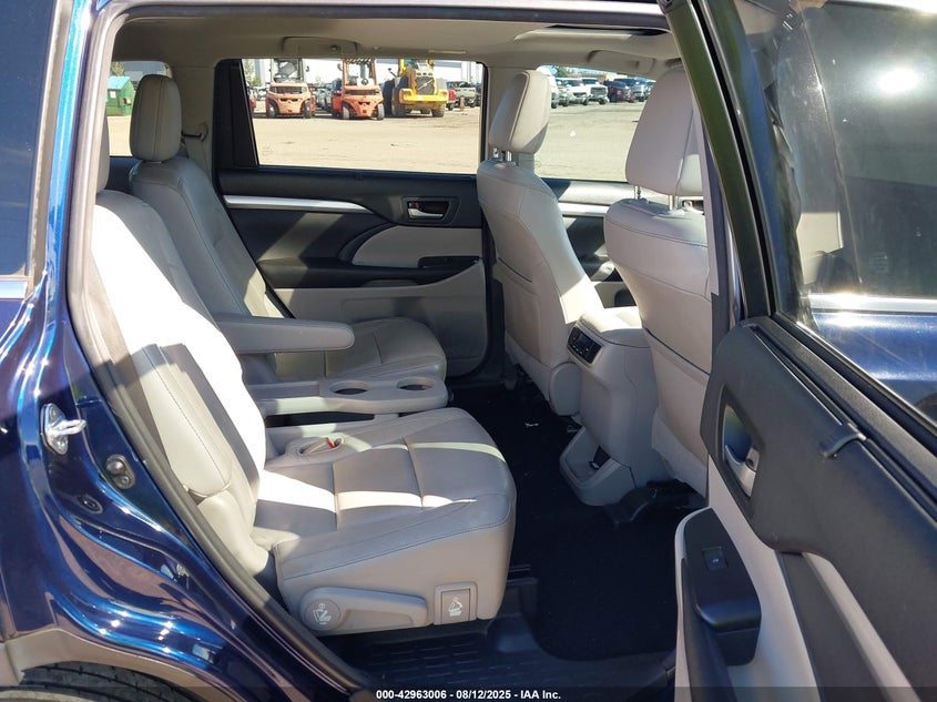 2016 TOYOTA HIGHLANDER XLE V6 - 5TDKKRFHXGS126314