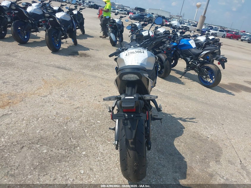 VIN JS1EK11D9S7100030 2025 SUZUKI GSX-S1000 A