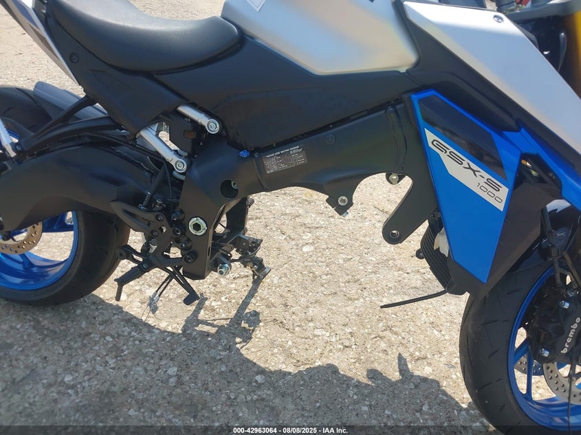 VIN JS1EK11D9S7100030 2025 SUZUKI GSX-S1000 A