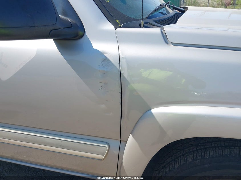 2005 Chevrolet Silverado 1500 Z71 VIN: 1GCEK19B05E284699 Lot: 42964377