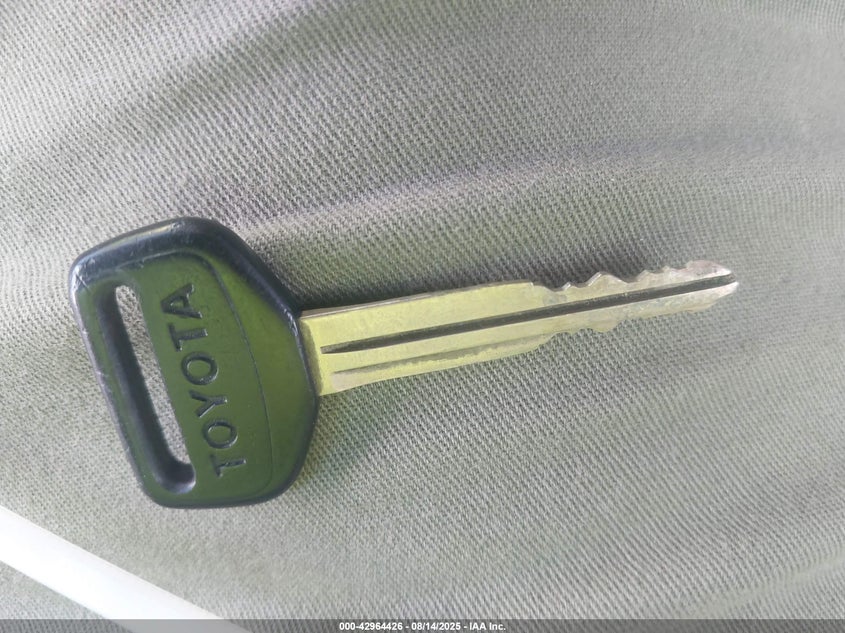 1991 Toyota Camry Dlx VIN: 4T1SV21E4MU444332 Lot: 42964426