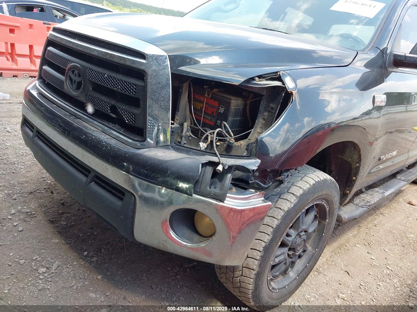 2013 TOYOTA TUNDRA GRADE 5.7L V8 - 5TFDW5F18DX310679