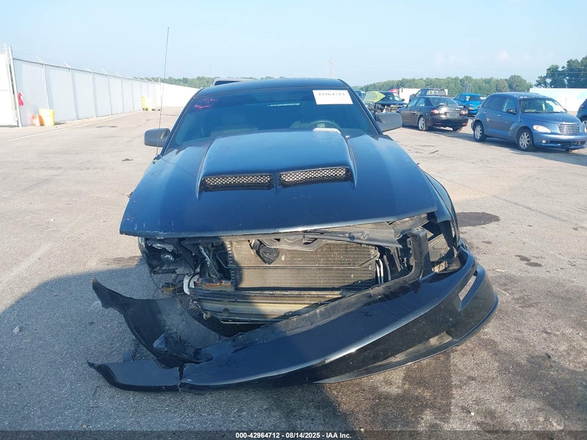 2005 Ford Mustang Gt Deluxe/Gt Premium VIN: 1ZVFT82H655110464 Lot: 42964712