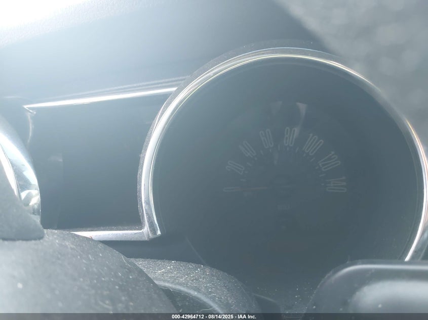 2005 Ford Mustang Gt Deluxe/Gt Premium VIN: 1ZVFT82H655110464 Lot: 42964712