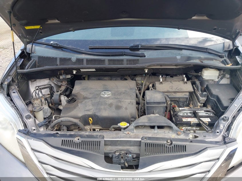 2011 Toyota Sienna Xle V6 VIN: 5TDYK3DC1BS101292 Lot: 42964911