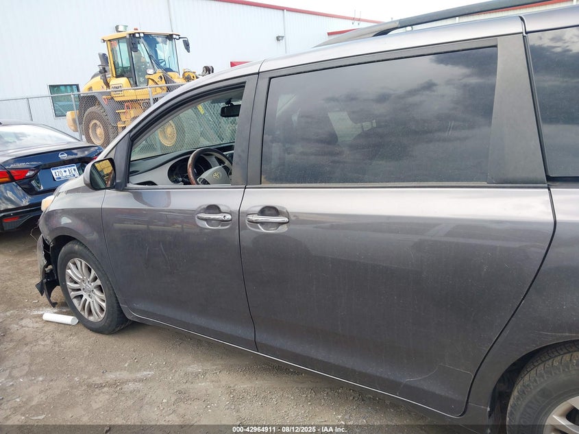 2011 Toyota Sienna Xle V6 VIN: 5TDYK3DC1BS101292 Lot: 42964911