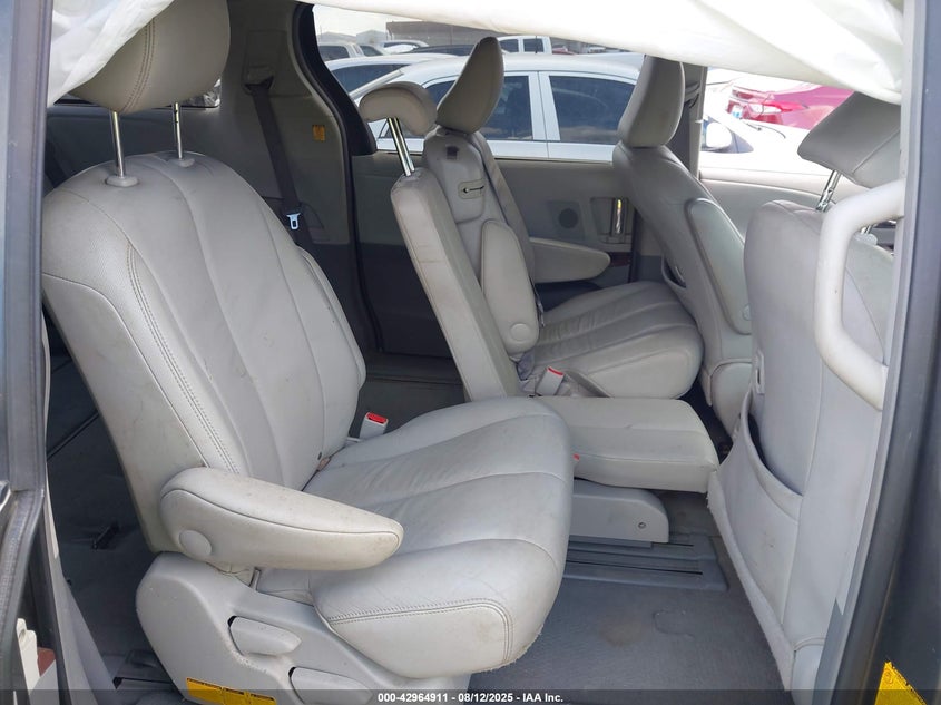 2011 Toyota Sienna Xle V6 VIN: 5TDYK3DC1BS101292 Lot: 42964911