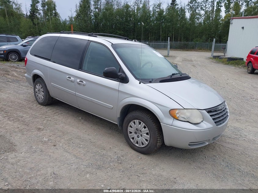 2C4GP44R45R469308 2005 Chrysler Town & Country Lx auction photo 1