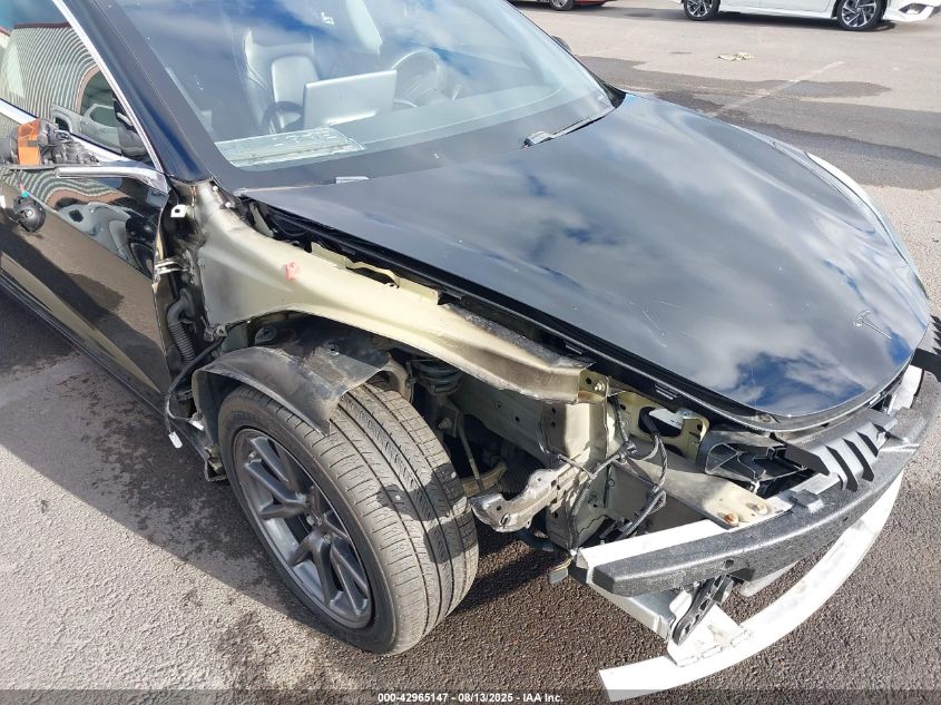 2018 Tesla Model 3 Long Range/Mid Range VIN: 5YJ3E1EA1JF173633 Lot: 42965147