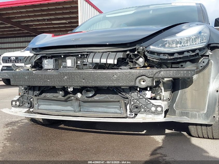 2018 Tesla Model 3 Long Range/Mid Range VIN: 5YJ3E1EA1JF173633 Lot: 42965147