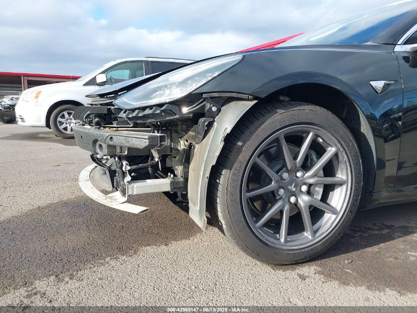 2018 Tesla Model 3 Long Range/Mid Range VIN: 5YJ3E1EA1JF173633 Lot: 42965147