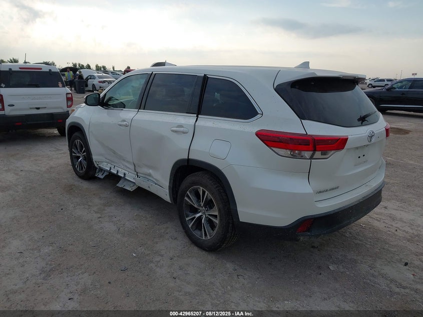 2018 TOYOTA HIGHLANDER LE PLUS - 5TDZZRFH1JS285451