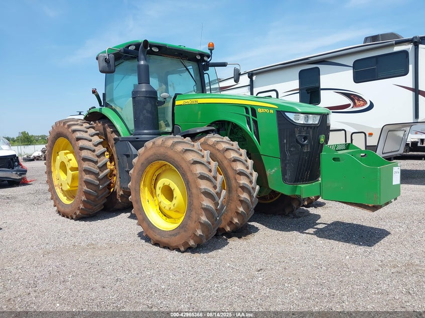 2015 John Deere 8370 R Tractor 1RW8370RSLFD10834 photo #1