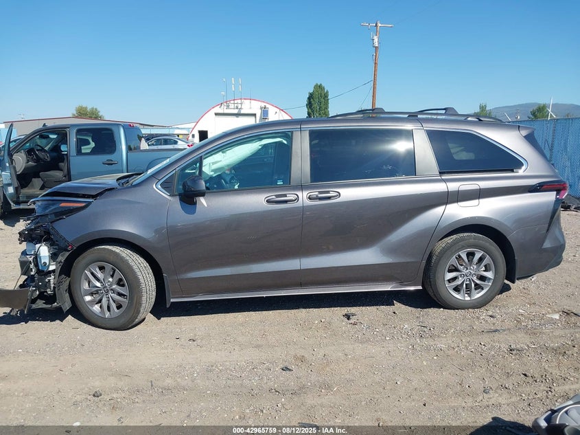 2024 TOYOTA SIENNA LE 5TDKSKFC8RS25D694