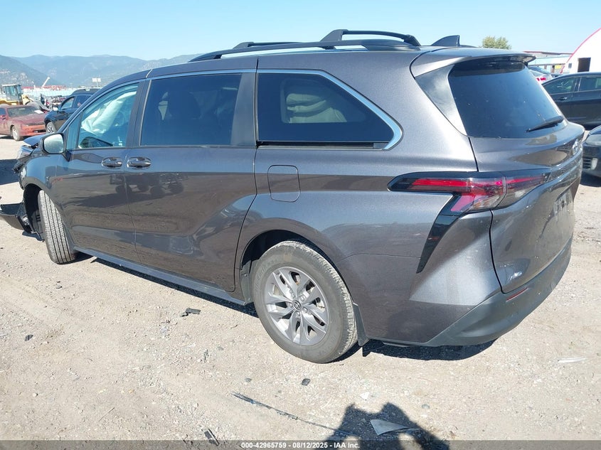 2024 TOYOTA SIENNA LE 5TDKSKFC8RS25D694