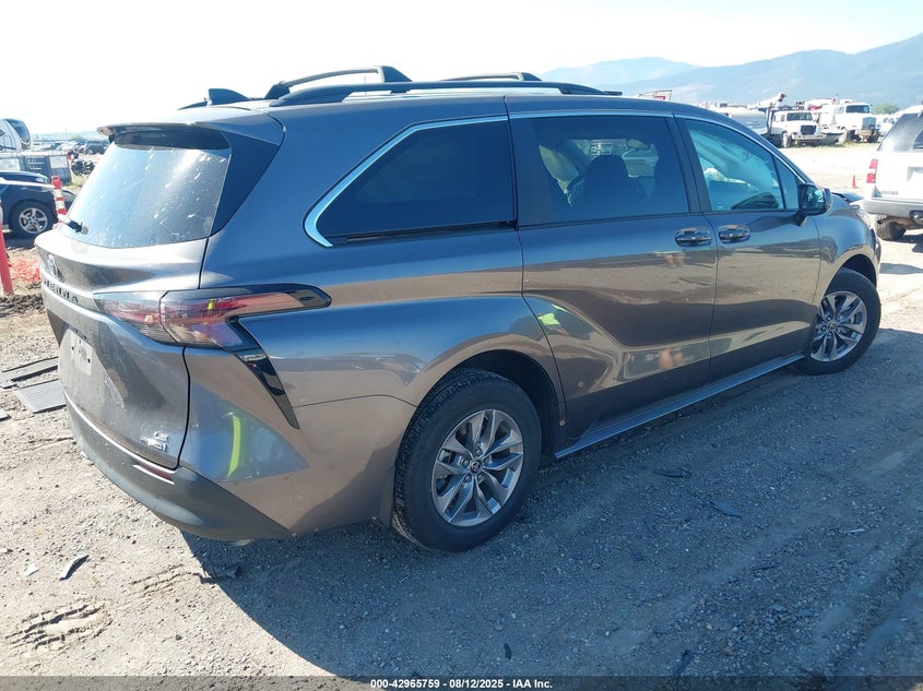 2024 TOYOTA SIENNA LE 5TDKSKFC8RS25D694