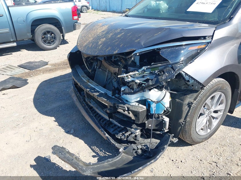 2024 TOYOTA SIENNA LE 5TDKSKFC8RS25D694