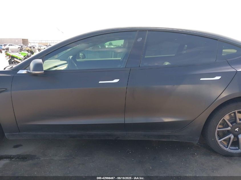 2018 Tesla Model 3 Long Range/Mid Range VIN: 5YJ3E1EA4JF021040 Lot: 42966467