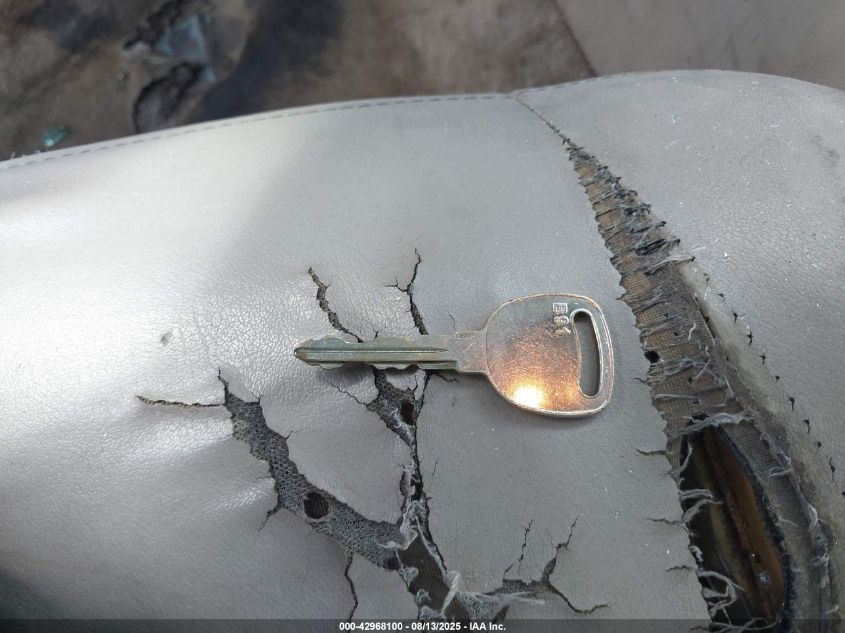 2005 GMC Yukon Slt VIN: 1GKEC13T65R206617 Lot: 42968100