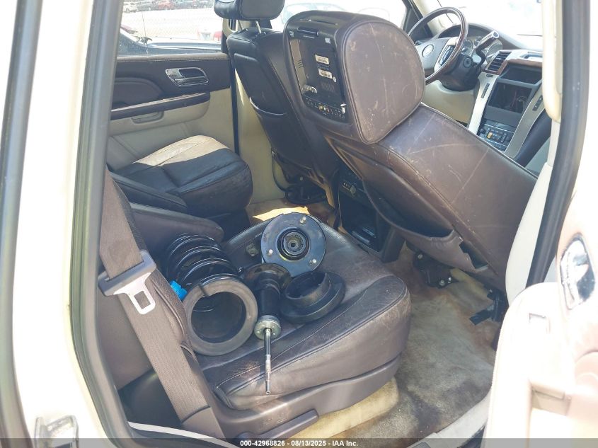 2008 Cadillac Escalade Standard VIN: 1GYFK43828R242660 Lot: 42968826