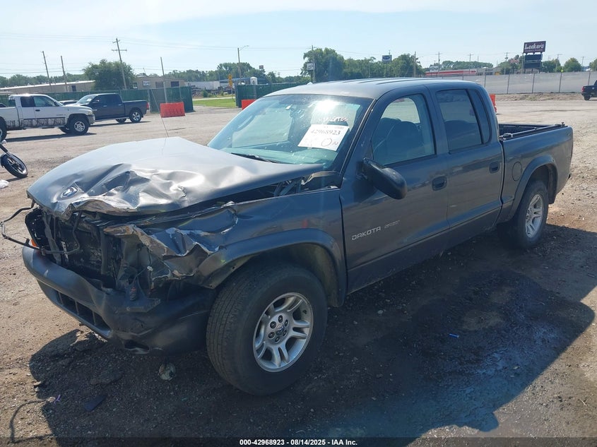 1B7HL38X72S520121 2002 DODGE DAKOTA photo no. 2