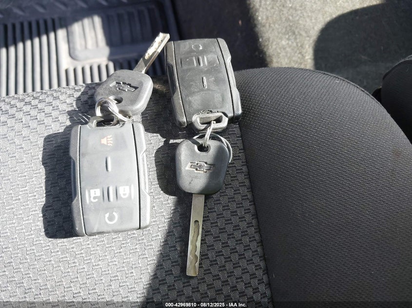 2017 Chevrolet Silverado 1500 2Lt VIN: 3GCUKREC7HG372123 Lot: 42969810