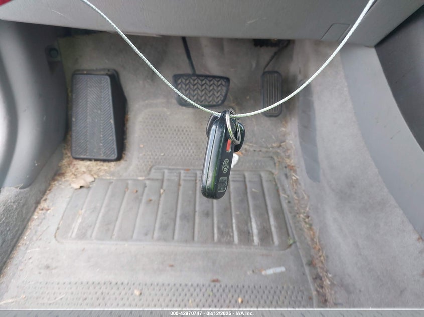 2002 Toyota Camry Le VIN: JTDBE32K320094291 Lot: 42970747