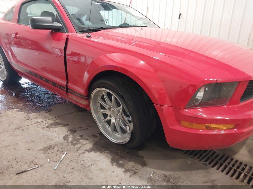 2008 Ford Mustang V6 Deluxe/V6 Premium VIN: 1ZVHT80N985147112 Lot: 42970853