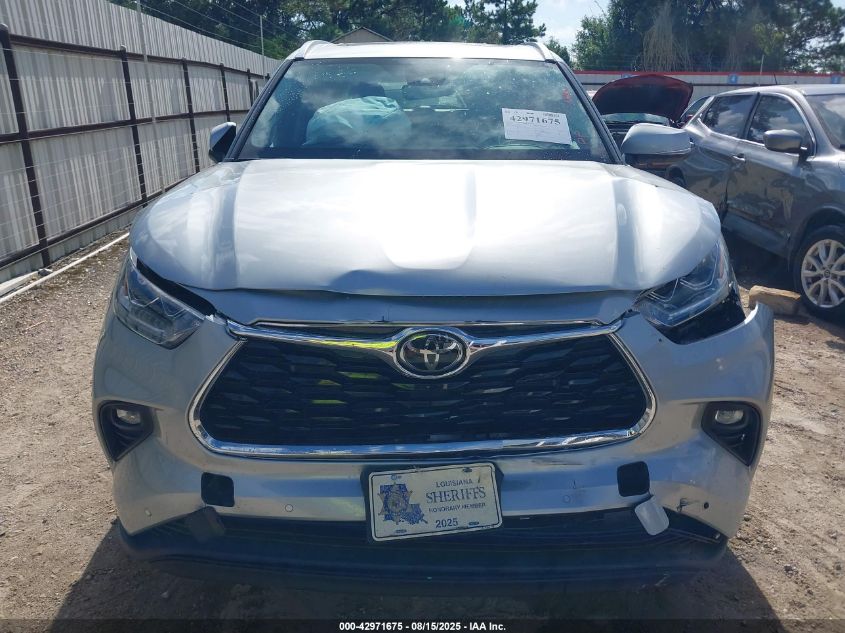 2025 Toyota Highlander - 5TDKDRAH9SS551145