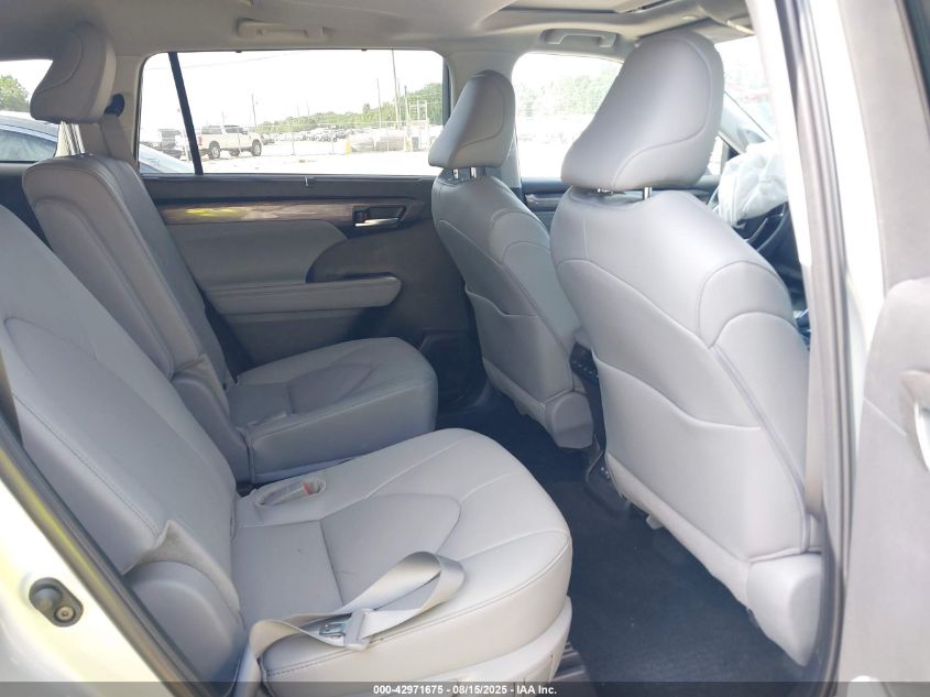 2025 Toyota Highlander - 5TDKDRAH9SS551145