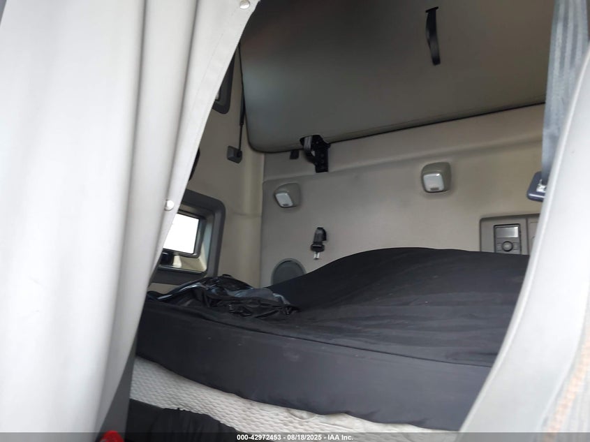 2019 Volvo Vnl VIN: 4V4NC9EH1KN197562 Lot: 42972453