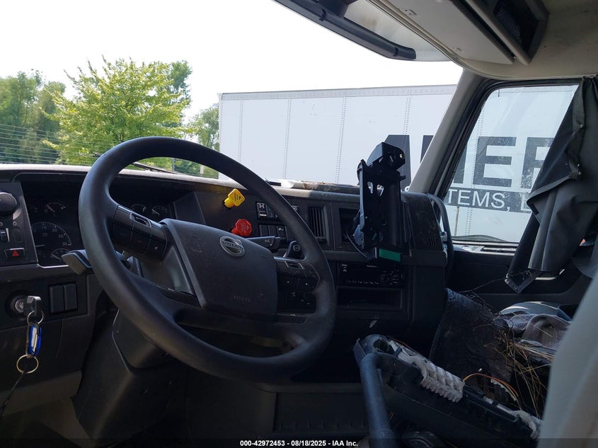2019 Volvo Vnl VIN: 4V4NC9EH1KN197562 Lot: 42972453