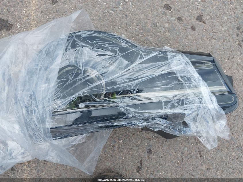 2005 Ford Mustang V6 Deluxe/V6 Premium VIN: 1ZVFT80N355233003 Lot: 42973556