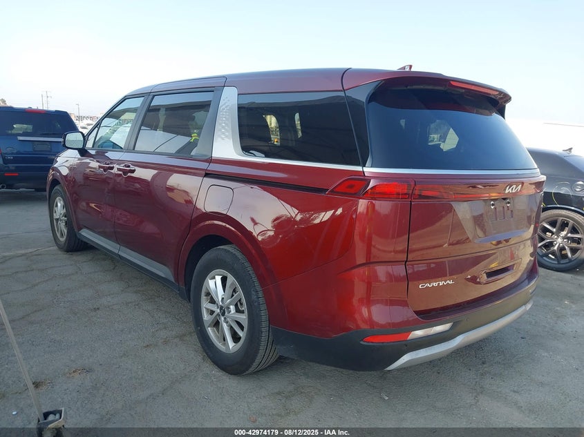 KNDNB4H35P6289907 2023 KIA CARNIVAL photo no. 3