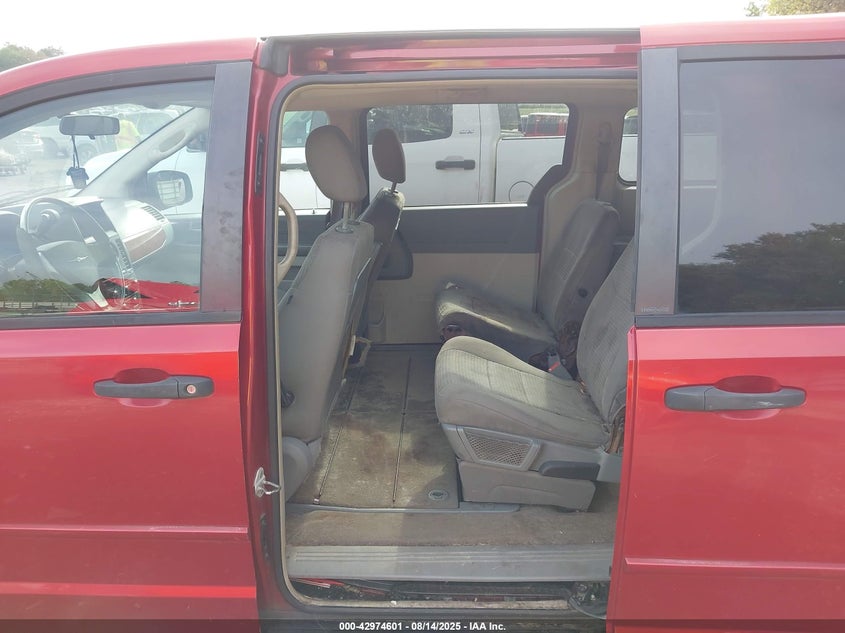 2008 Chrysler Town & Country Lx VIN: 2A8HR44H28R139508 Lot: 42974601