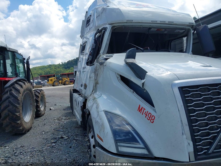 2023 Volvo Vnl white null diesel 4V4NC9EH2PN617188 photo #1