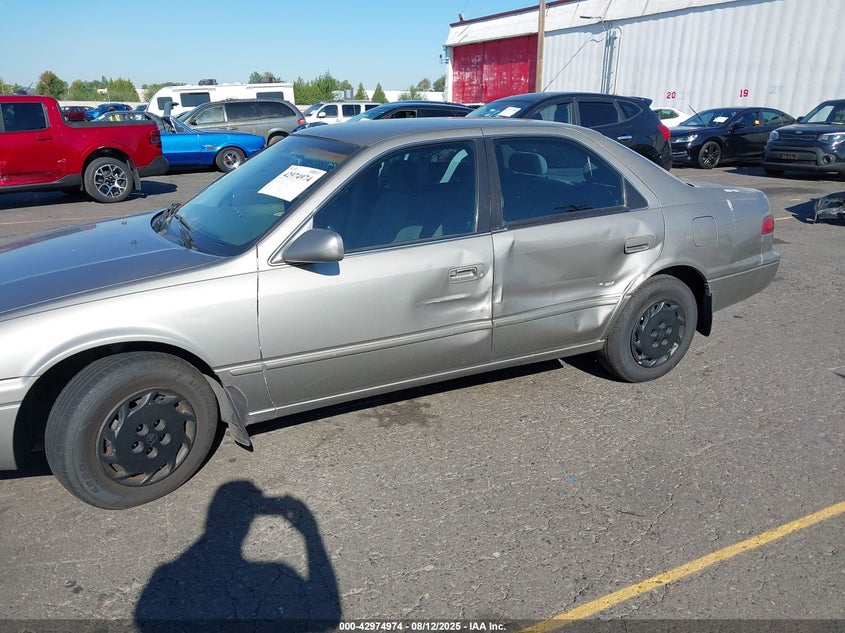 1997 Toyota Camry Le VIN: 4T1BG22K4VU012369 Lot: 42974974
