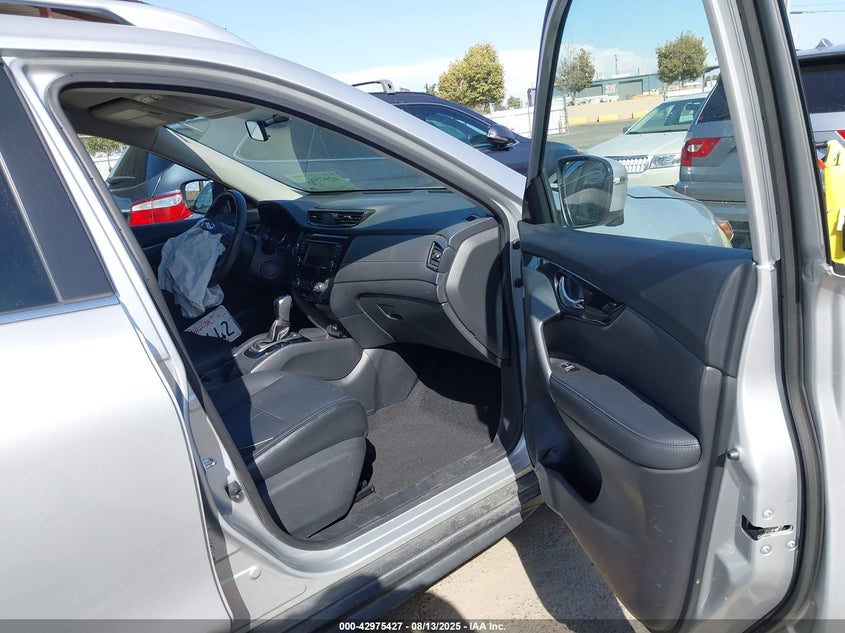 2018 NISSAN ROGUE SV - KNMAT2MT9JP540984