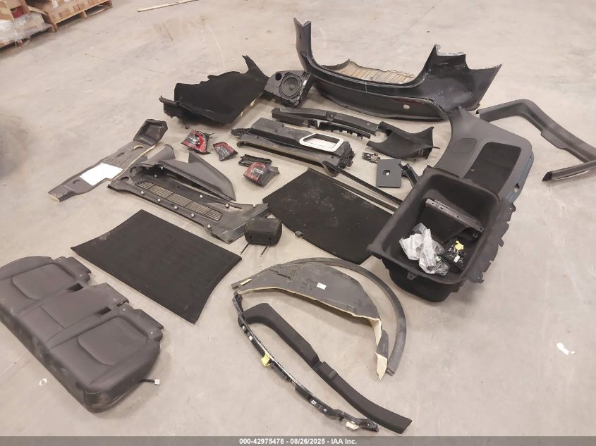 2023 Tesla Model Y Awd/Long Range Dual Motor All-Wheel Drive VIN: 7SAYGDEE4PA202135 Lot: 42975478