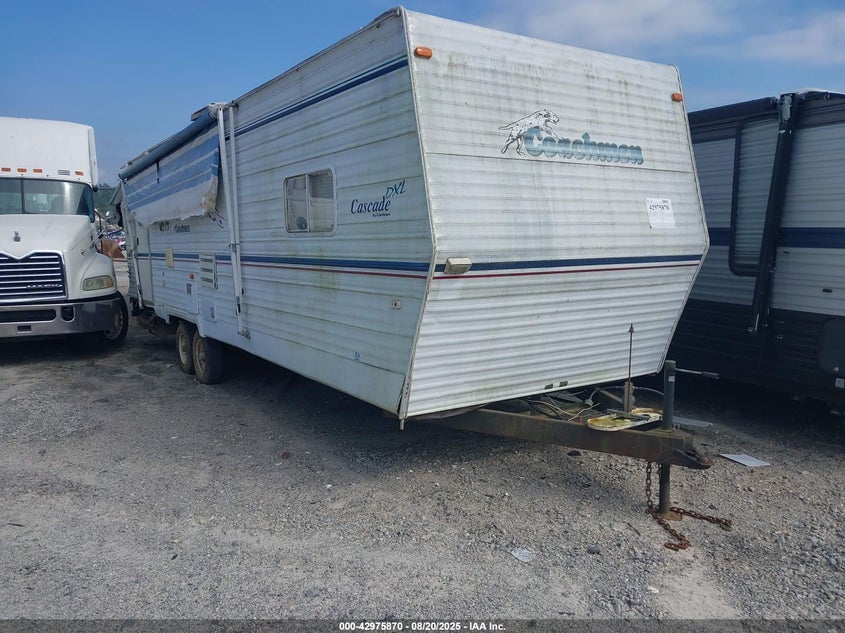 2002 Coachmen Travel white null null 1TC2B065723032875 photo #1