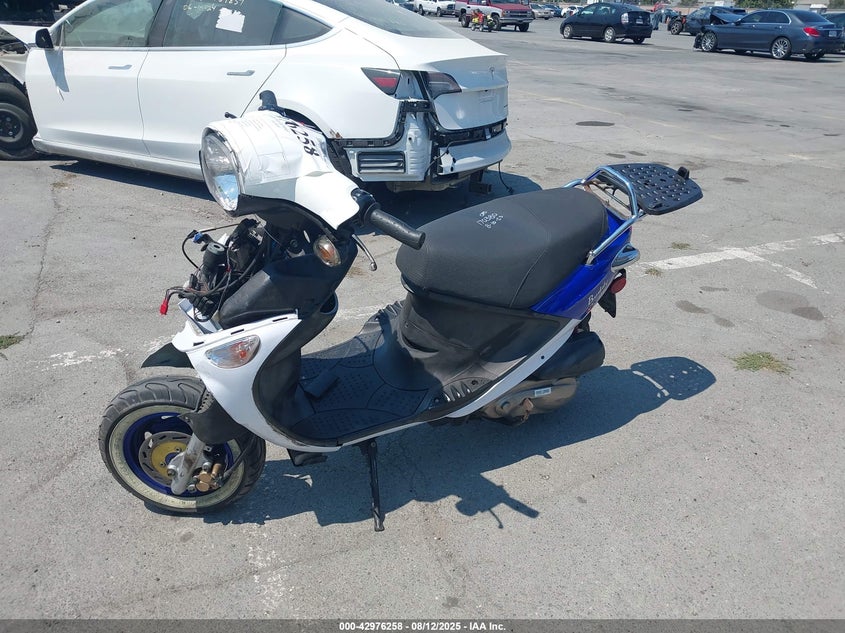 2014 Genuine Scooter Co. Buddy 170I blue null null RFVPAC905E1002690 photo #3